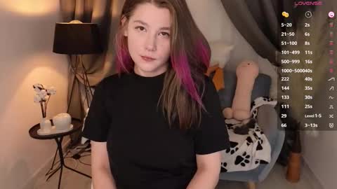 Snapshot of mirafalls chatting on 11, 10, 2025 Mira online show from 11, 10, 2025