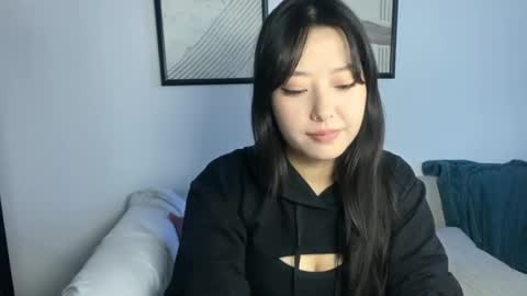 Snapshot of mirafloat chatting on 11, 11, 2025 mirafloat online show from 11, 11, 2025