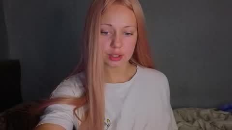 Snapshot of mirahardmanxx chatting on 12, 10, 2025 Happy New Year  online show from 12, 10, 2025