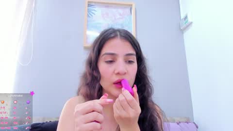 Snapshot of miranda_doll_ chatting on 13, 1, 2025 online show from 13, 1, 2025