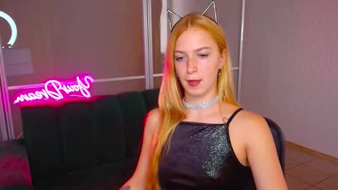 Snapshot of mirandamayers chatting on 10, 9, 2025 MirandaMayers online show from 10, 9, 2025