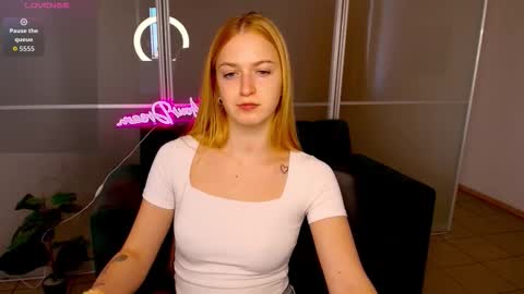 Snapshot of mirandamayers chatting on 13, 10, 2025 MirandaMayers online show from 13, 10, 2025