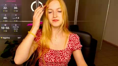Snapshot of mirandamayers chatting on 17, 10, 2025 MirandaMayers online show from 17, 10, 2025
