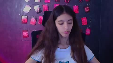 Snapshot of miri_miss chatting on 8, 11, 2025 Miri online show from 8, 11, 2025