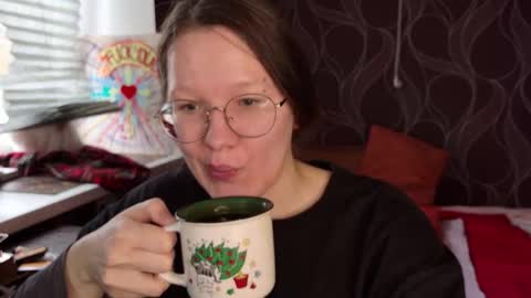 Snapshot of miriamor chatting on 13, 10, 2025 Mira online show from 13, 10, 2025