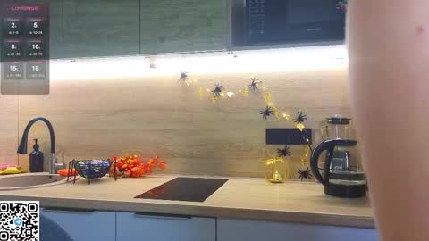 Snapshot of miss_bubbles chatting on 23, 10, 2025 Sandy online show from 23, 10, 2025