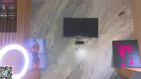 Snapshot of miss_bubbles chatting on 20, 11, 2025 Sandy online show from 20, 11, 2025