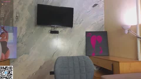 Snapshot of miss_bubbles chatting on 26, 11, 2025 Sandy online show from 26, 11, 2025