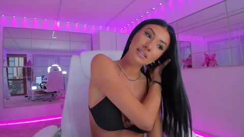 miss_diamond__ online show from 4, 4, 2026
