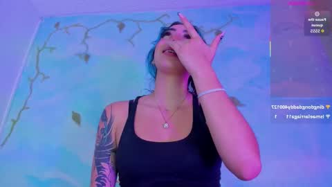 miss_evans_ online show from 8, 11, 2025