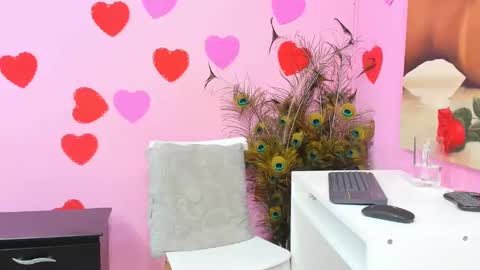 Monica Patricia online show from 8, 3, 2025