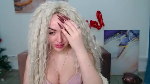 Snapshot of miss_kiten chatting on 23, 2, 2025 miss_kiten online show from 23, 2, 2025