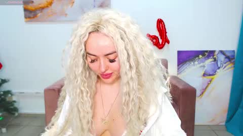 Snapshot of miss_kiten chatting on 24, 2, 2025 miss_kiten online show from 24, 2, 2025