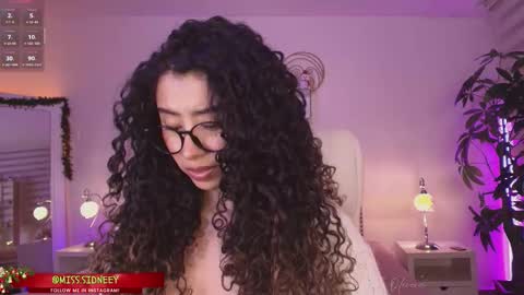 Amy Olivera online show from 4, 12, 2025