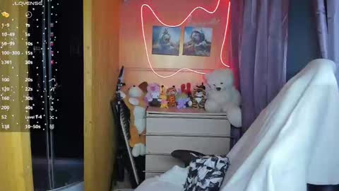 Snapshot of miss_tasy chatting on 26, 2, 2025 Melanie January 15th is my birthday there will be an interesting show online show from 26, 2, 2025