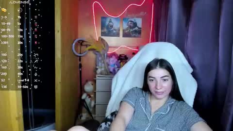 Snapshot of miss_tasy chatting on 18, 11, 2025 Melanie January 15th is my birthday there will be an interesting show online show from 18, 11, 2025