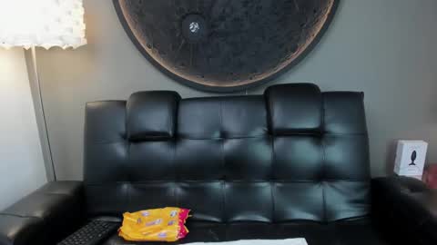 Vaiolette online show from 10, 2, 2025