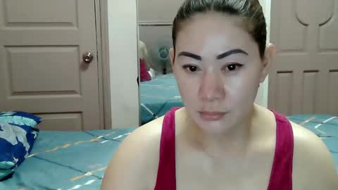 HOT MOMMY ZEPHYR online show from 23, 2, 2026