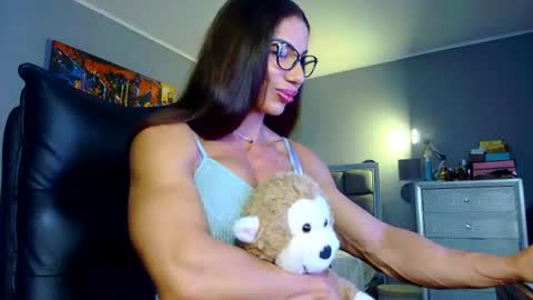 Alesyamuscledoll online show from 3, 7, 2026