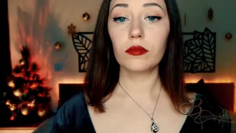 Snapshot of missbeverlymills chatting on 19, 12, 2024 The divine Beverly online show from 19, 12, 2024