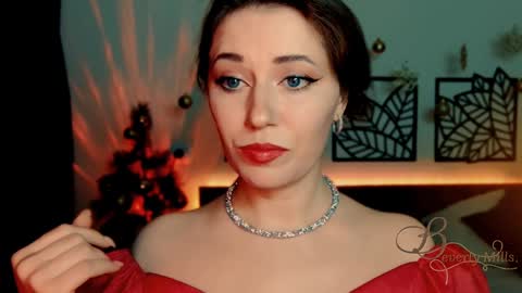 Snapshot of missbeverlymills chatting on 4, 1, 2025 The divine Beverly online show from 4, 1, 2025