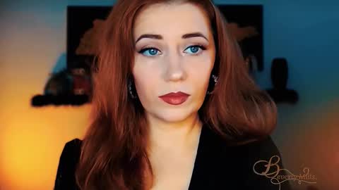 The divine Beverly online show from 30, 11, 2025