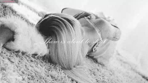 Chloe freelance model Please your thumbs up are important  online show from 26, 10, 2025