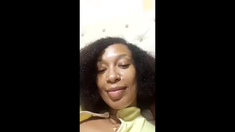 Snapshot of misscruzxz chatting on 10, 4, 2026 Donna di Diamanti online show from 10, 4, 2026