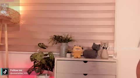 Snapshot of missesmeralda chatting on 9, 9, 2025 Julieta Arboleda but i like call me esme online show from 9, 9, 2025