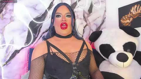 kassandra lazcano online show from 17, 4, 2026