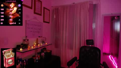 Snapshot of misslana_wn chatting on 5, 10, 2025 LanaLul online show from 5, 10, 2025