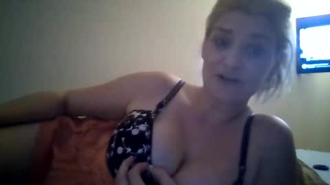 Misslicks online show from 25, 10, 2025