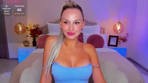 Snapshot of misslou_ chatting on 28, 7, 2026 Lou online show from 28, 7, 2026