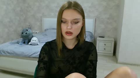 Snapshot of missmariat chatting on 13, 1, 2025 OneGoddess online show from 13, 1, 2025