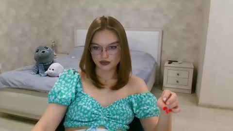 Snapshot of missmariat chatting on 17, 1, 2025 OneGoddess online show from 17, 1, 2025