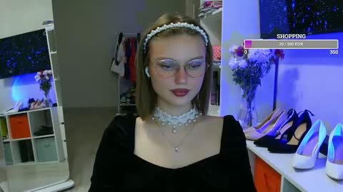 Snapshot of missmariat chatting on 3, 11, 2025 OneGoddess online show from 3, 11, 2025