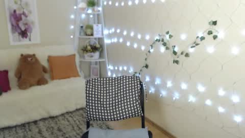 Snapshot of missmelons_ chatting on 7, 12, 2024 Li  online show from 7, 12, 2024