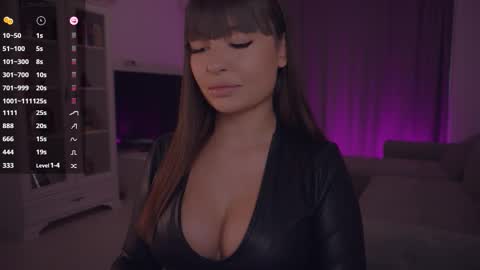 LUXXANDRA online show from 23, 11, 2025