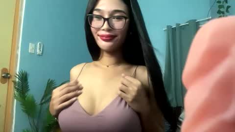 Snapshot of missminervaa chatting on 5, 10, 2025 missminervaa online show from 5, 10, 2025