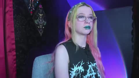 Mistress Nikki Vill online show from 4, 3, 2025