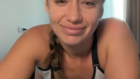 Snapshot of missroriann chatting on 2, 5, 2026 missroriann online show from 2, 5, 2026