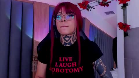 Snapshot of misstomie_ chatting on 1, 3, 2025 Tomiehelp me get to 100 thumbs up online show from 1, 3, 2025