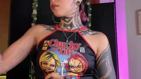 Snapshot of misstomie_ chatting on 26, 7, 2026 Tomiehelp me get to 100 thumbs up online show from 26, 7, 2026