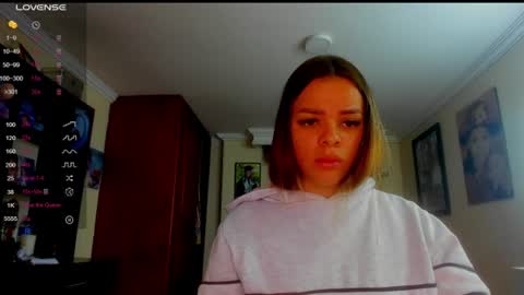 Snapshot of missvalery1 chatting on 10, 6, 2026 missvalery1 online show from 10, 6, 2026
