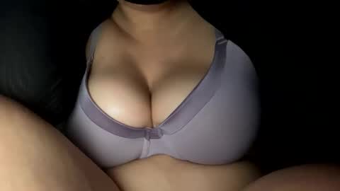 Snapshot of missvanessa_ebony chatting on 12, 1, 2025 missvanessa_ebony online show from 12, 1, 2025