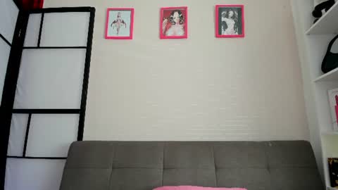 Pau OFmissweetpeach online show from 7, 7, 2026