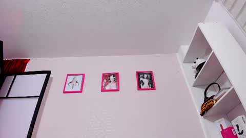 Pau OFmissweetpeach online show from 16, 7, 2026