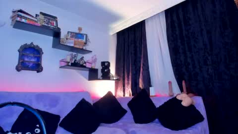 missyuliaslut online show from 12, 7, 2026