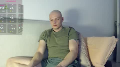 Snapshot of misterjames_ chatting on 7, 3, 2026 MIsterjames online show from 7, 3, 2026