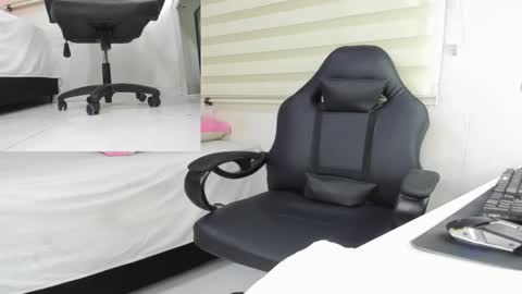 Snapshot of mistress_findom chatting on 11, 10, 2025 mistress_findom online show from 11, 10, 2025